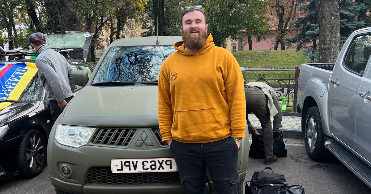 Dumfries and Galloway college lecturer drives old pick-up to eastern Europe to help Ukrainians