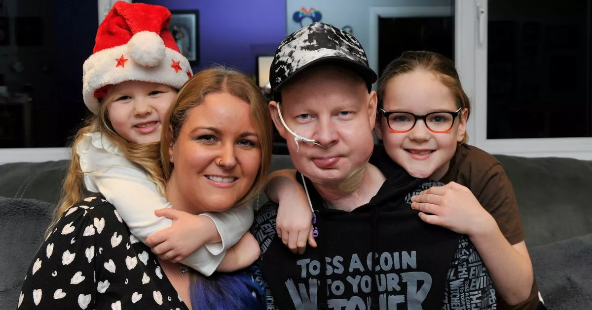Dumfries family hoping for Christmas "miracle" after dad's cancer diagnosis